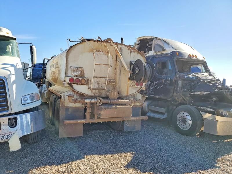 2007 Peterbilt 357 Water Truck