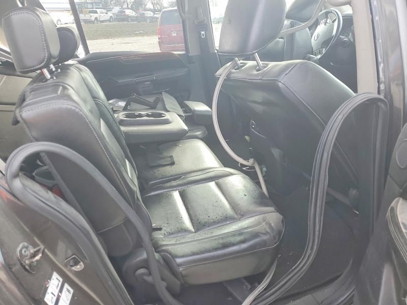 2011 Nissan Armada sv