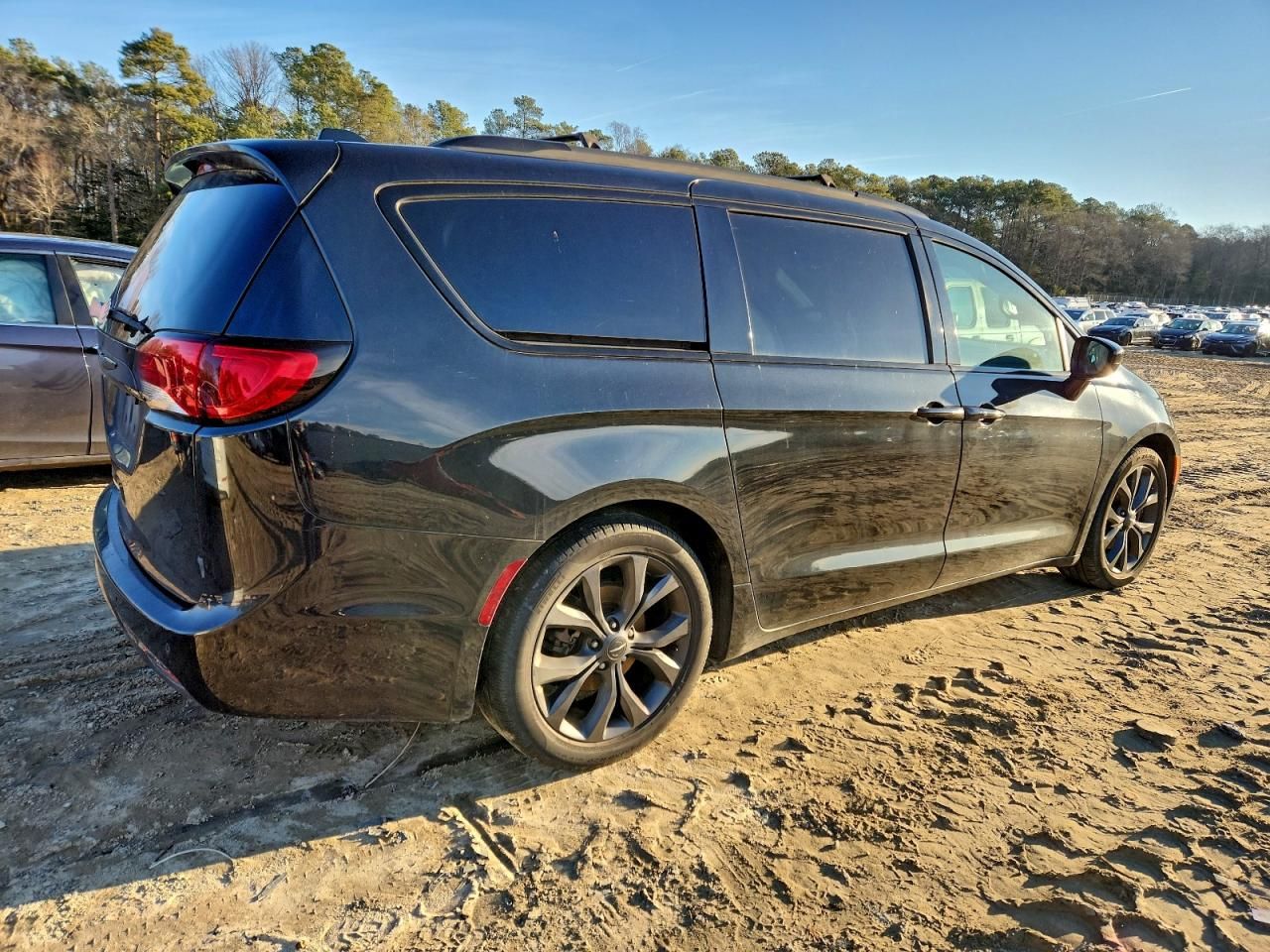 2018 Chrysler Pacifica Touring l