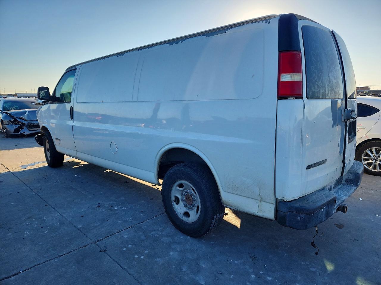2005 Chevrolet Express G2500 Delivery Van