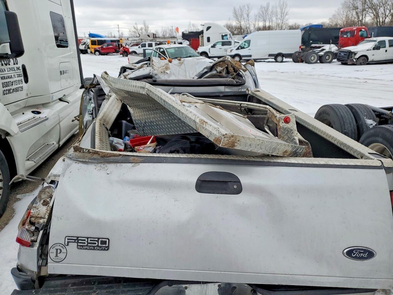1999 Ford Truck F350 Crew C PU 4X4 D