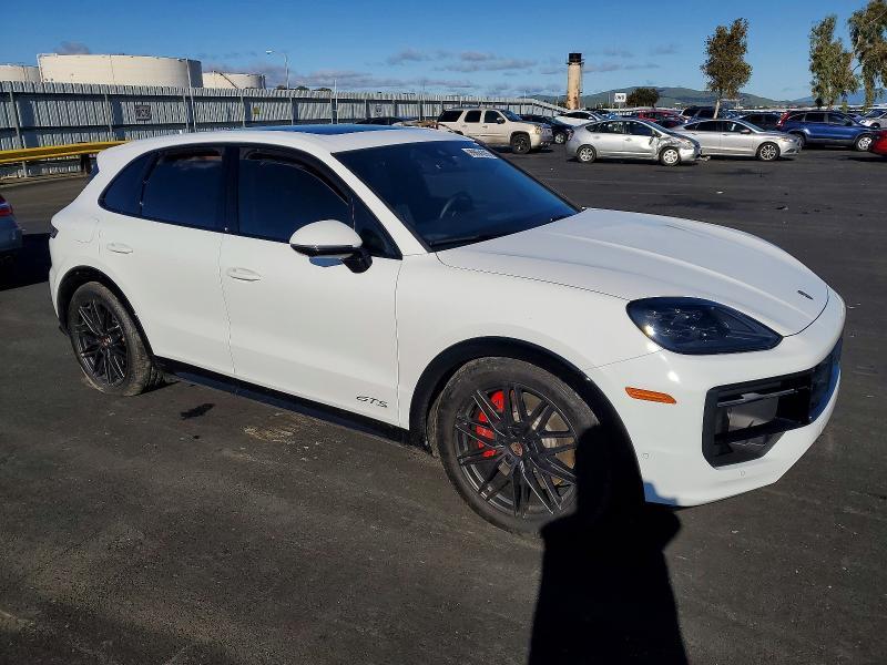 2025 Porsche Cayenne gts