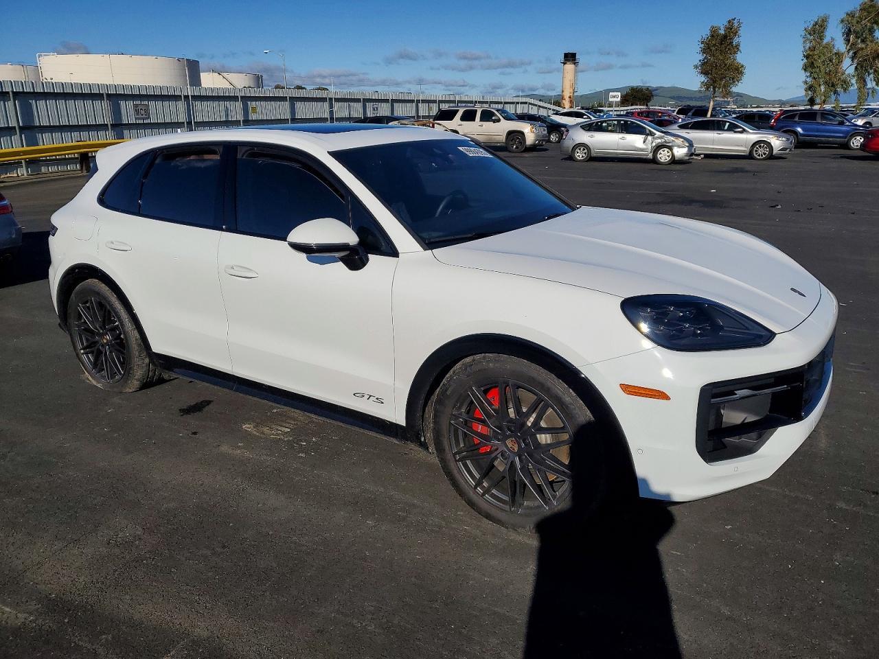 2025 Porsche Cayenne gts