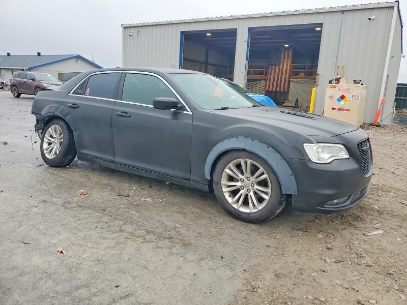2018 Chrysler 300 Touring