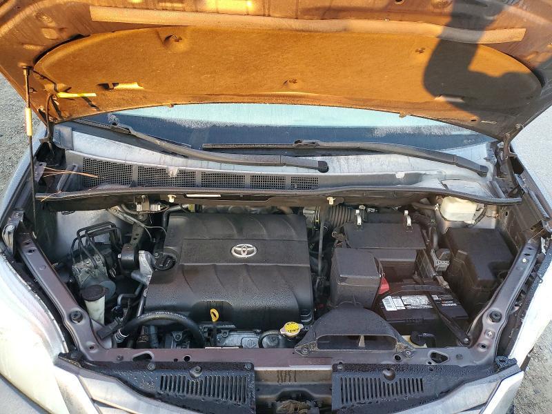 2012 Toyota Sienna xle