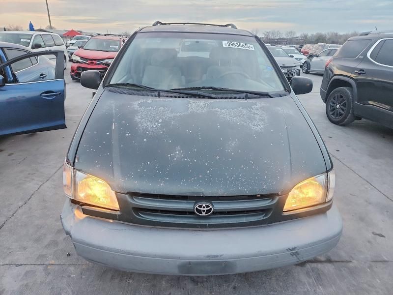 2000 Toyota Sienna le