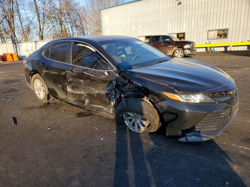 2020 Toyota Camry le