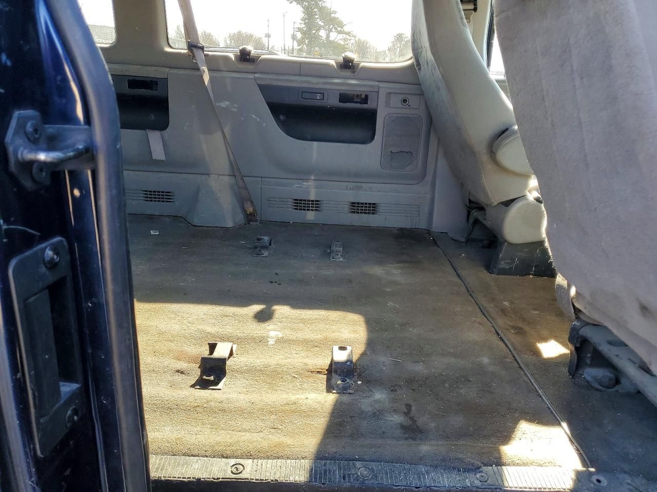 2001 Ford E350 Delivery Van