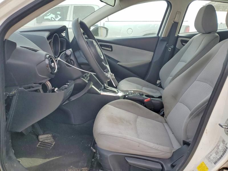 2019 Toyota Yaris le