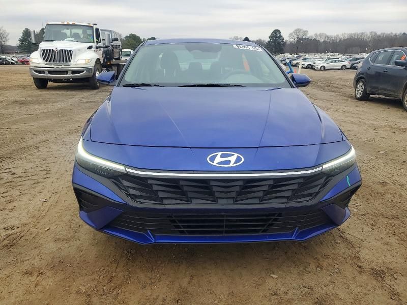 2025 Hyundai Elantra se