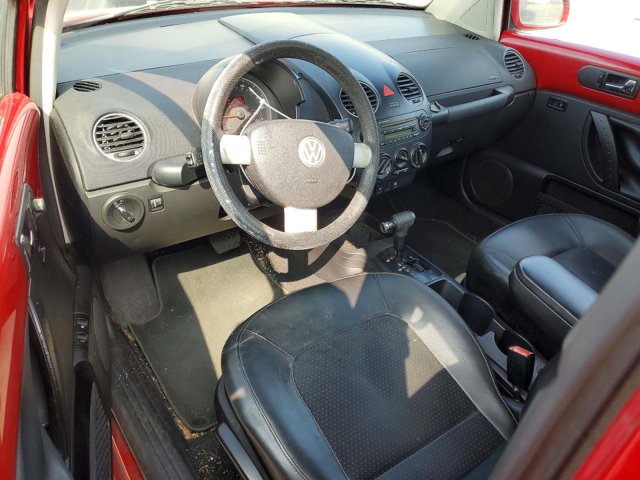 2010 Volkswagen New Beetle