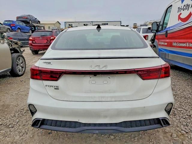 2022 KIA Forte fe