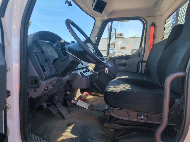 2016 Freightliner Business Class M2 Flatbed Truck