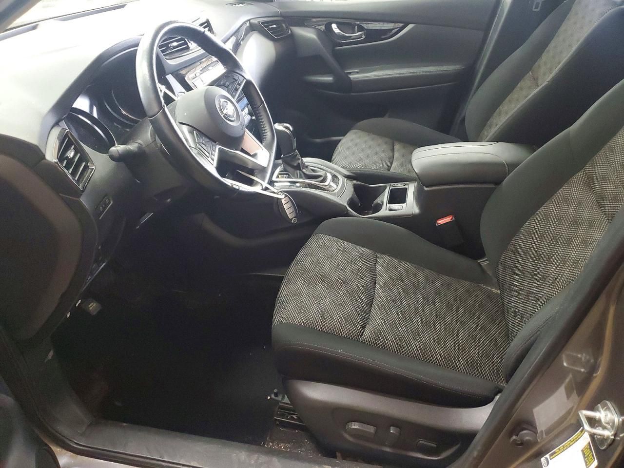 2022 Nissan Rogue Sport sv