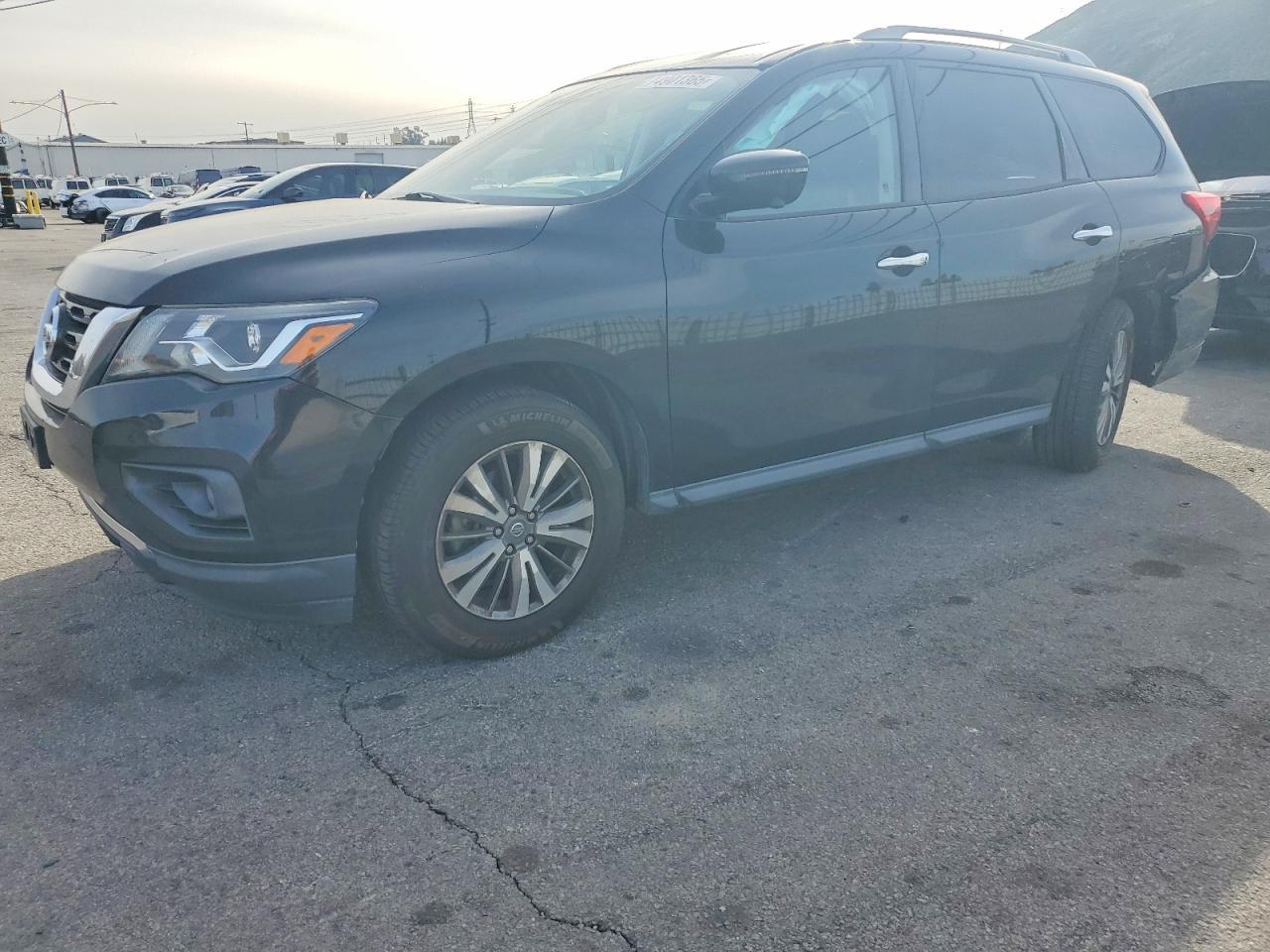 2019 Nissan Pathfinder s