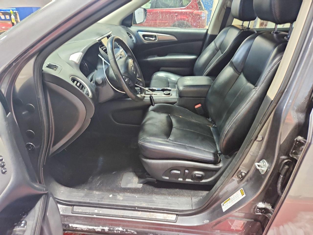 2017 Nissan Pathfinder s