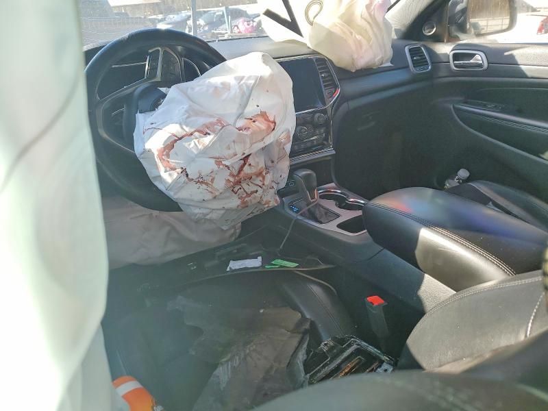 2020 Jeep Grand Cherokee Laredo