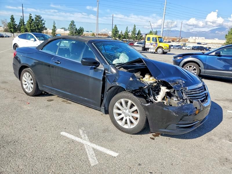 2013 Chrysler 200 Touring