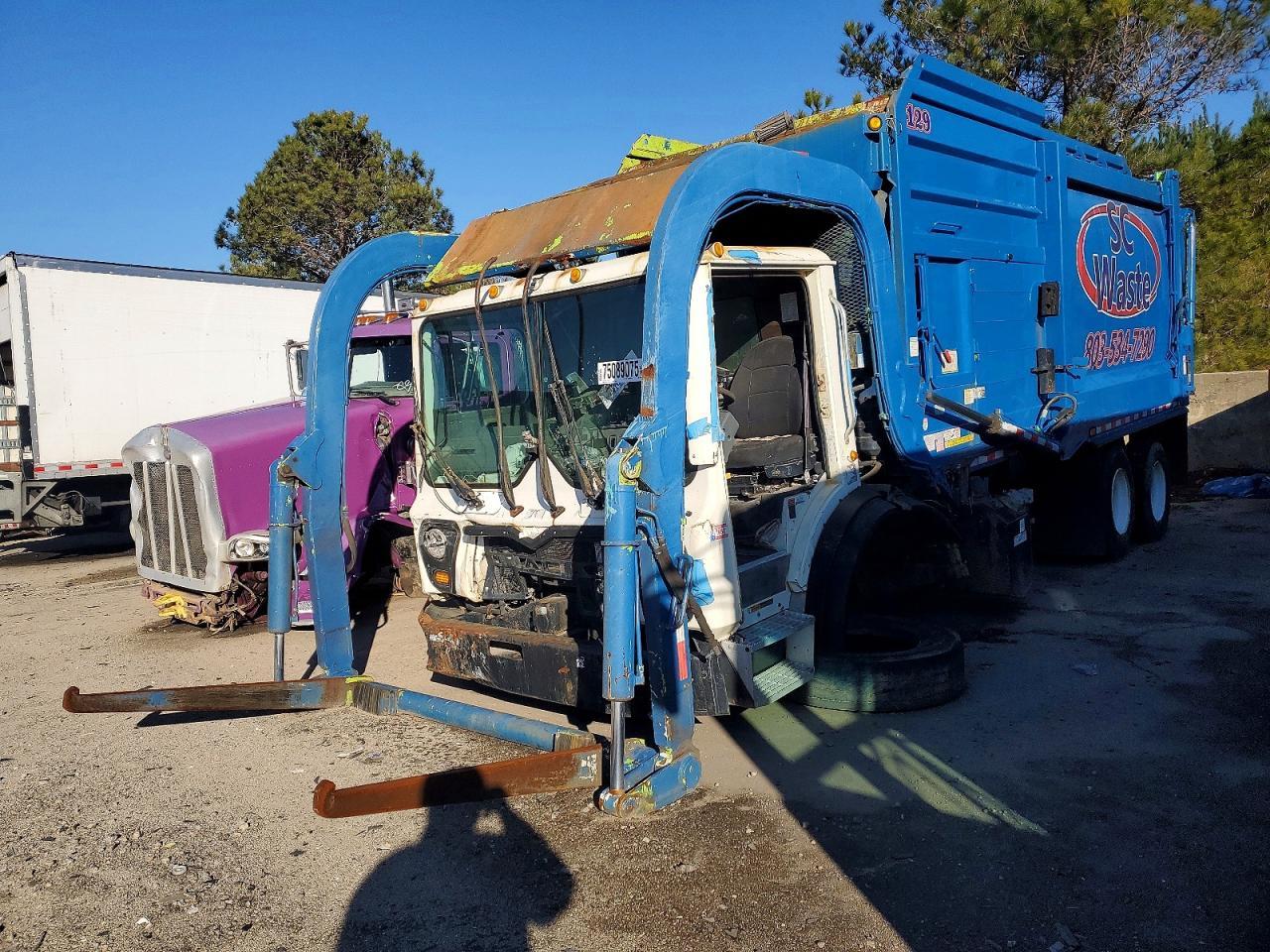 2018 Mack MRU613 Refuse Truck