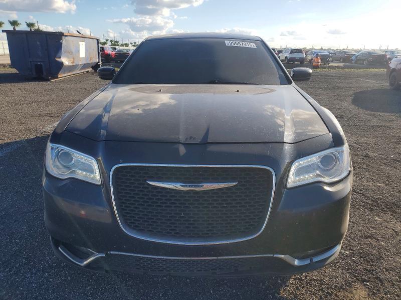 2016 Chrysler 300 Limited