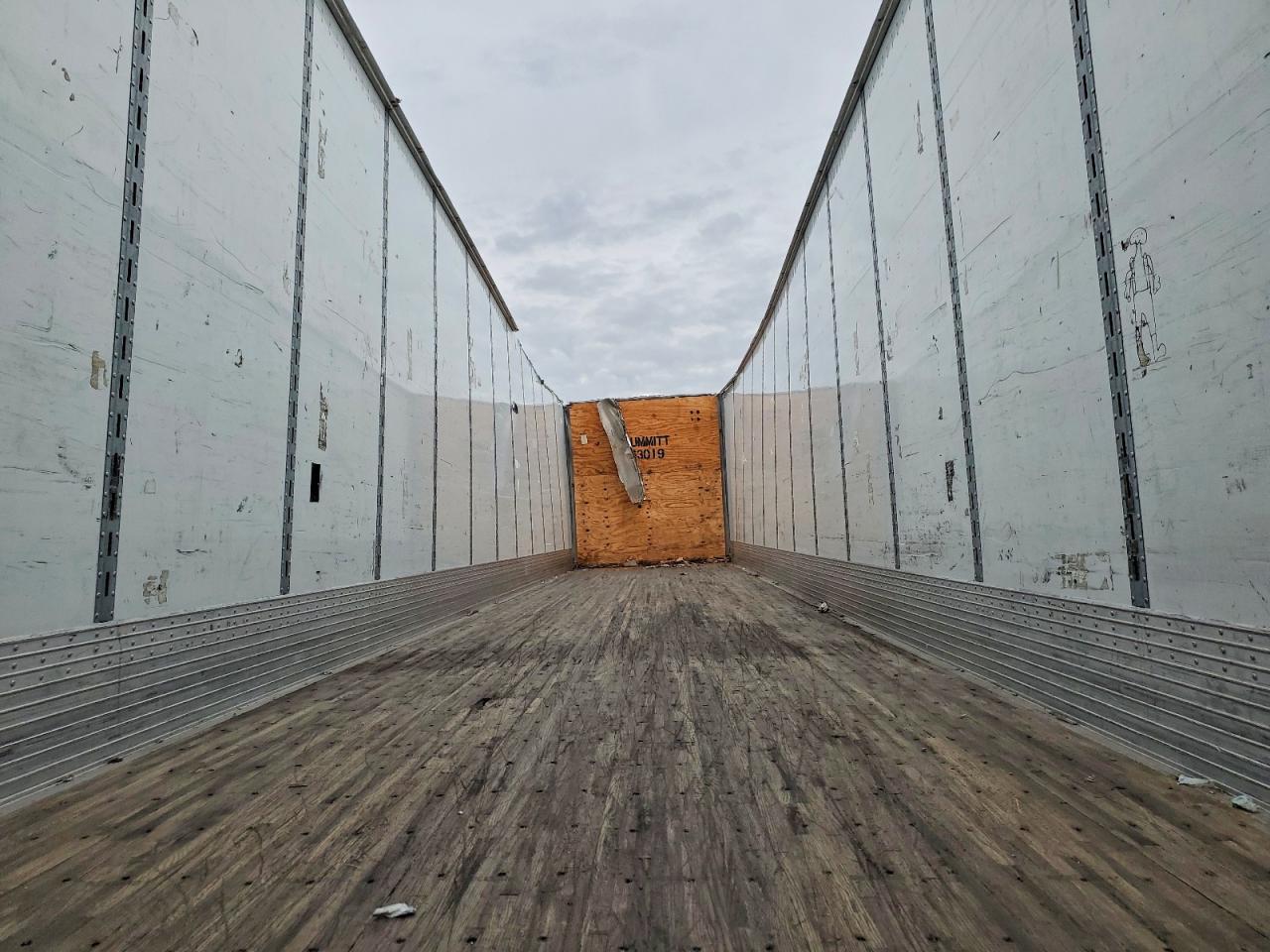 2014 Vanguard DRY Van Trailer