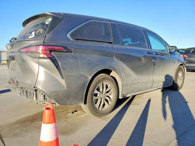 2021 Toyota Sienna le