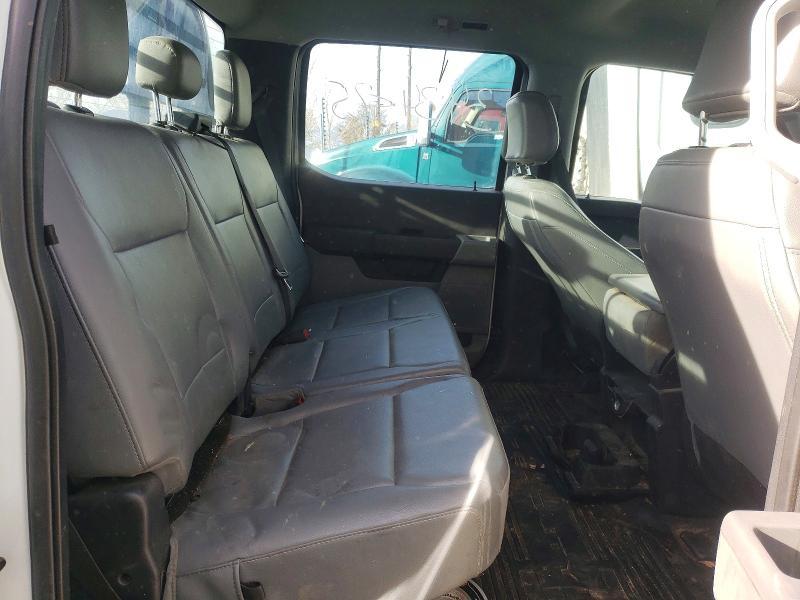 2023 Ford F550 Super Duty Flatbed Truck