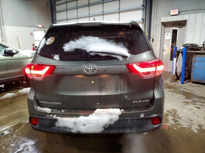 2017 Toyota Highlander se