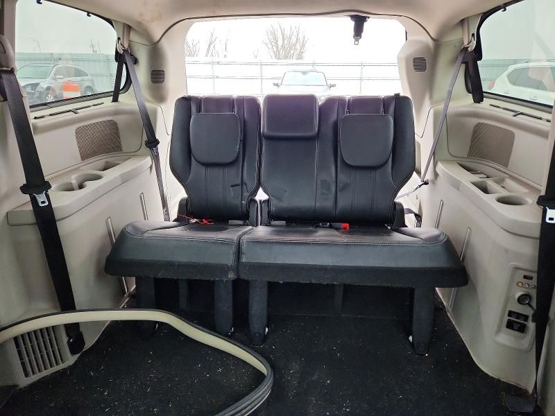 2014 Chrysler Town & Country Touring l