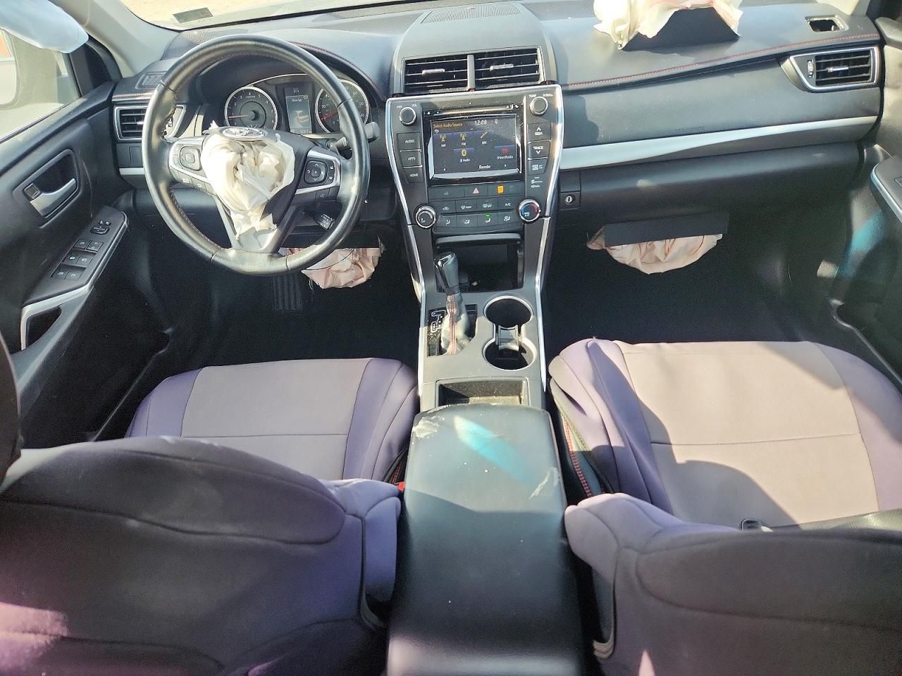 2015 Toyota Camry le