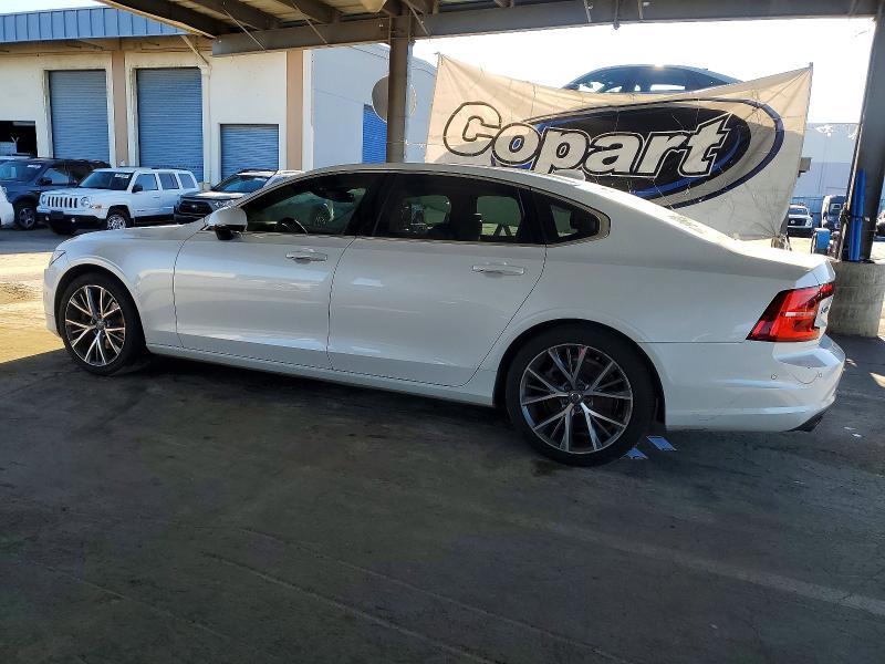 2018 Volvo S90 T5 Momentum
