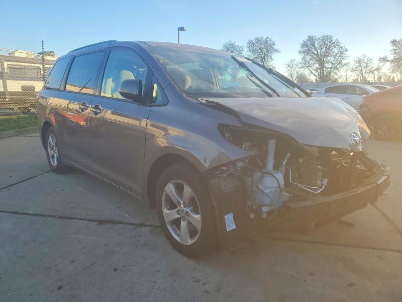 2015 Toyota Sienna le