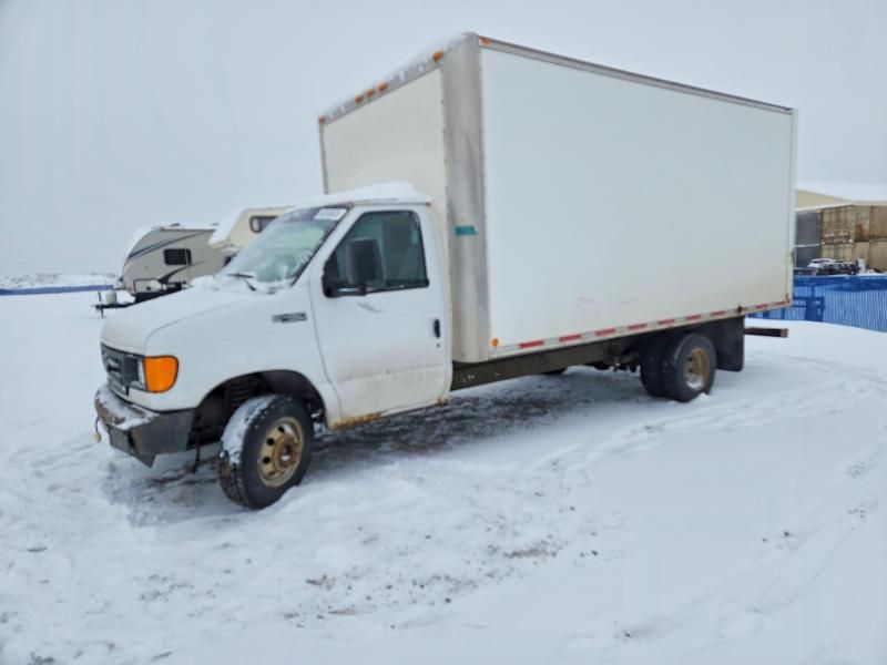 2004 Ford Econoline E450 Super Duty Cutaway Van