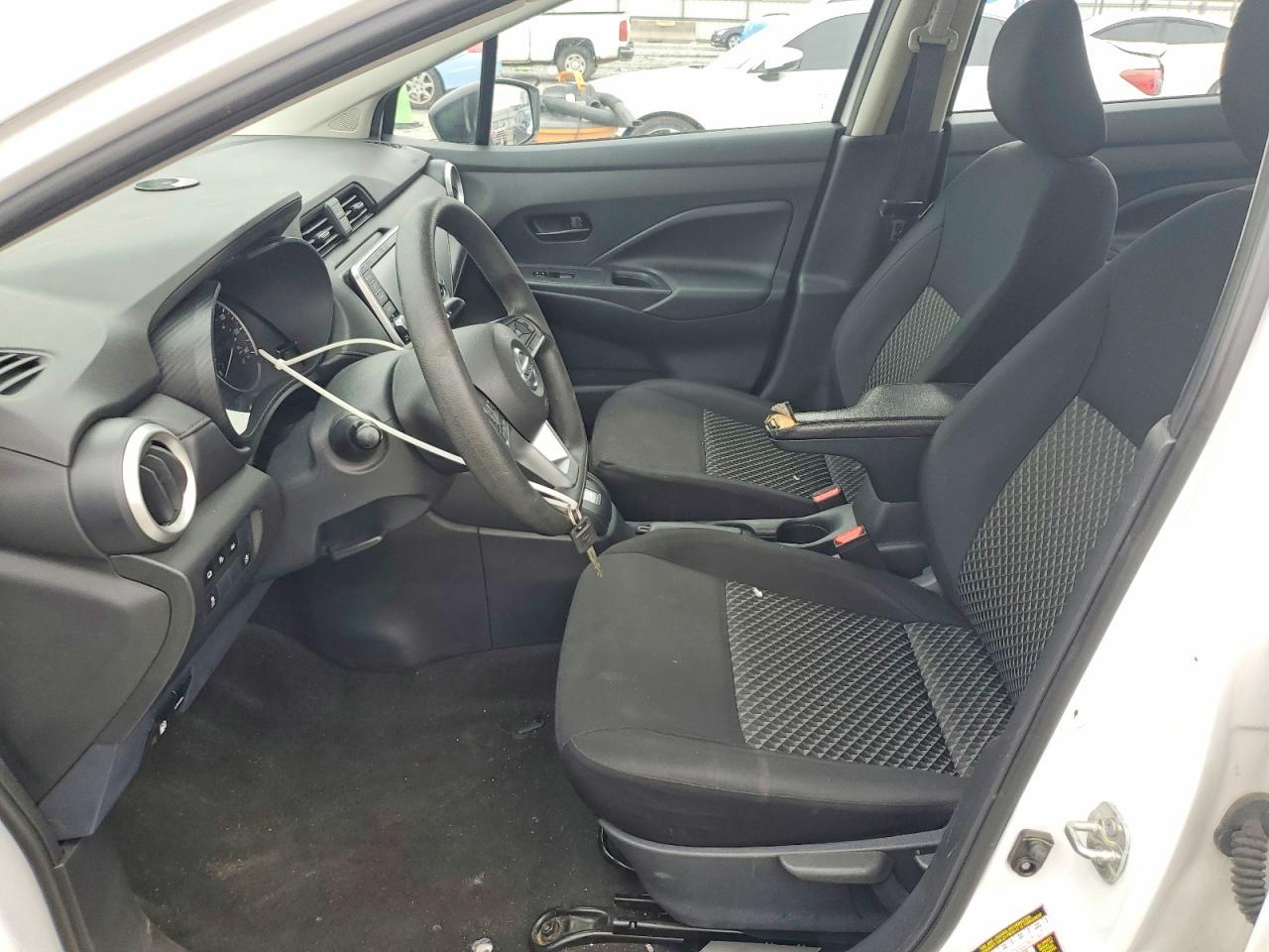 2022 Nissan Versa s