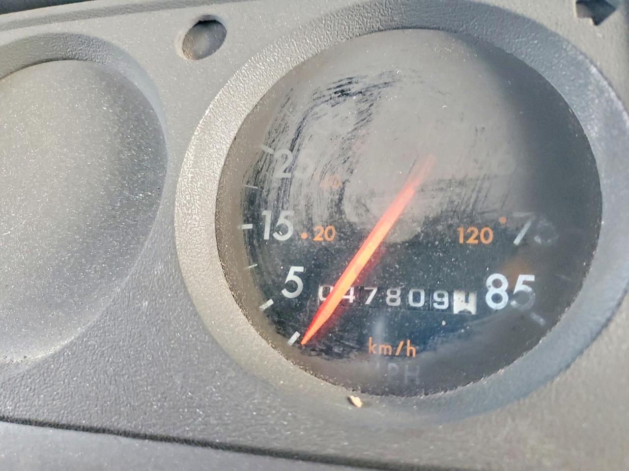 2002 Freightliner Chassis FS65