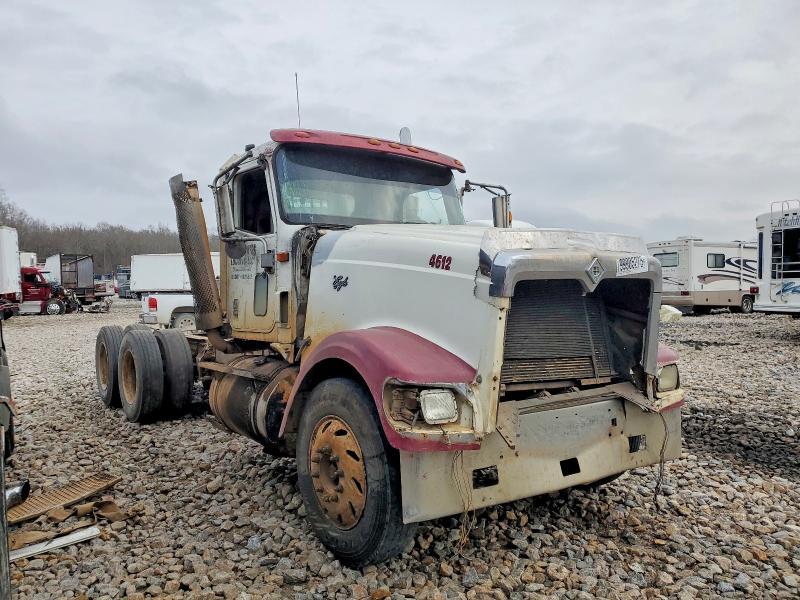 2000 International 9900i Truck cab and Chassis