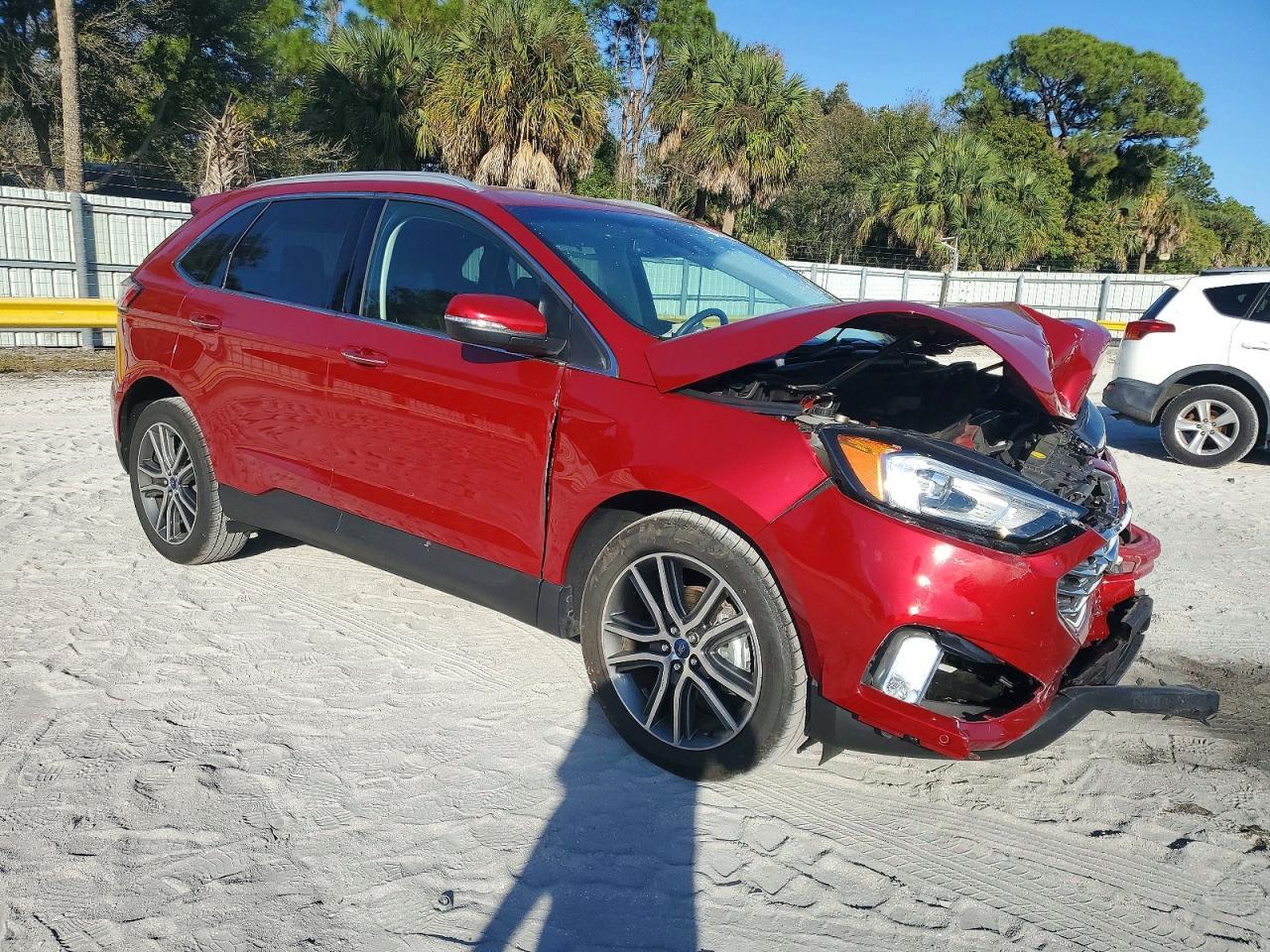 2020 Ford Edge Titanium
