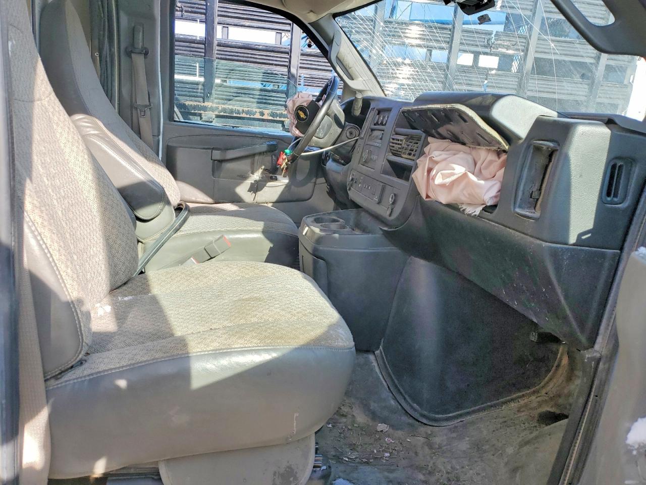 2022 Chev Rolet Express Delivery Truck