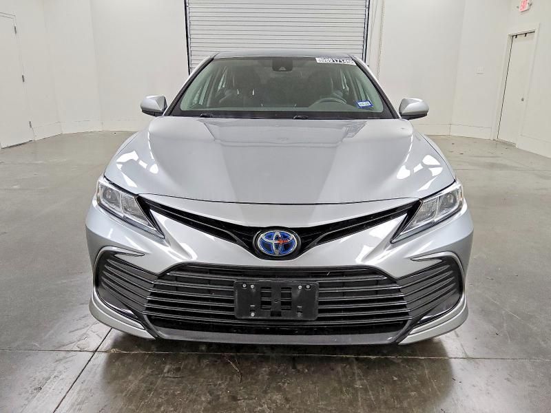 2021 Toyota Camry le