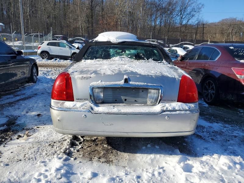 2004 Lincoln Town car Executive