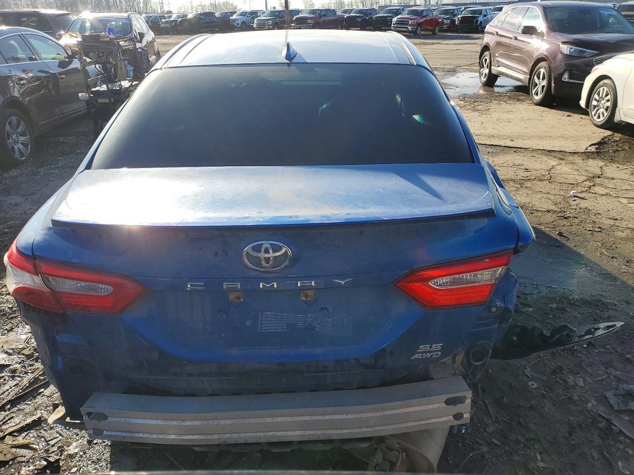 2020 Toyota Camry se