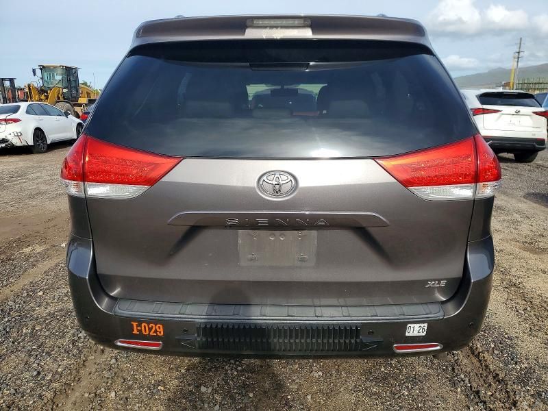 2013 Toyota Sienna xle