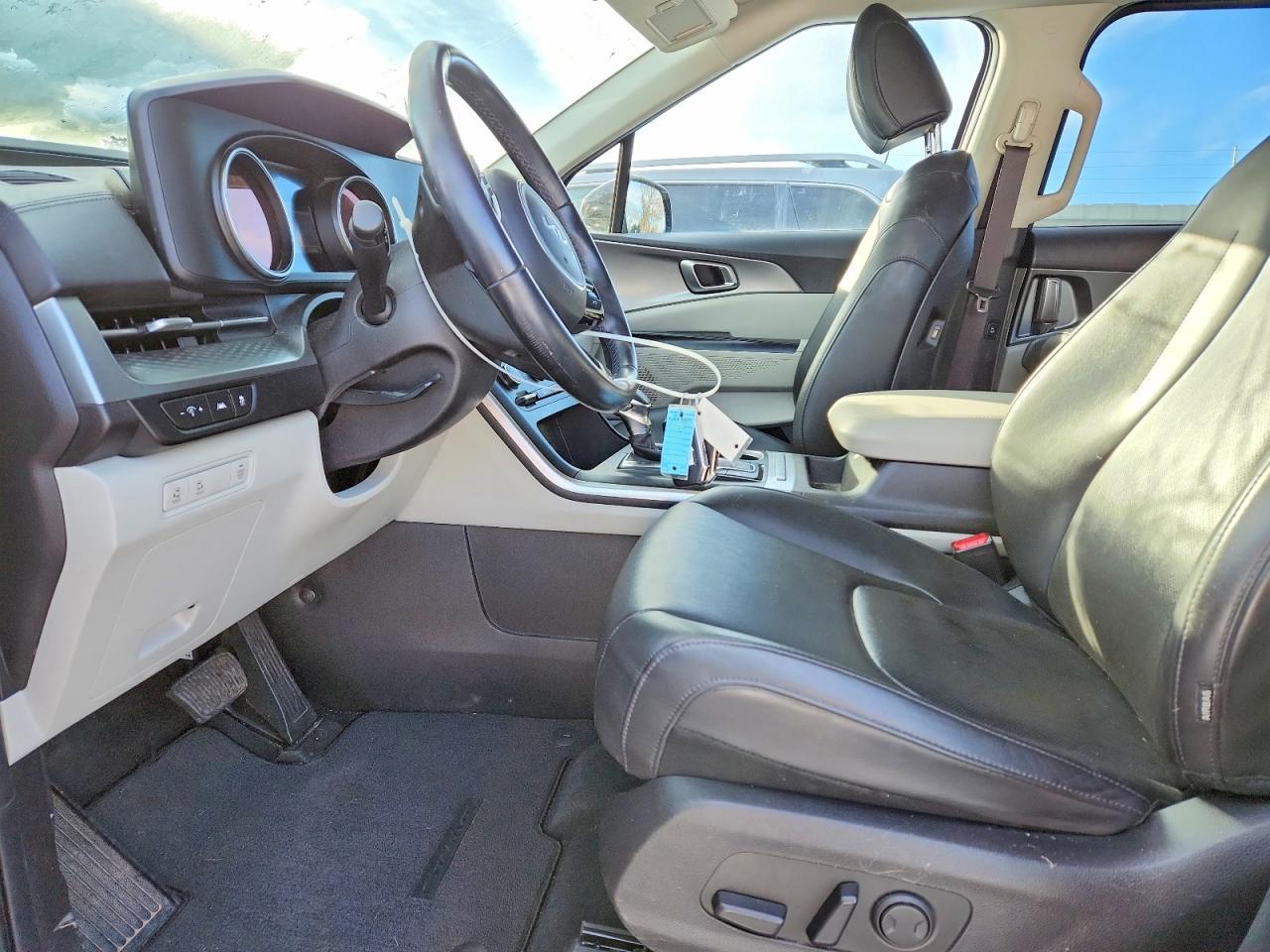 2022 KIA Carnival lx