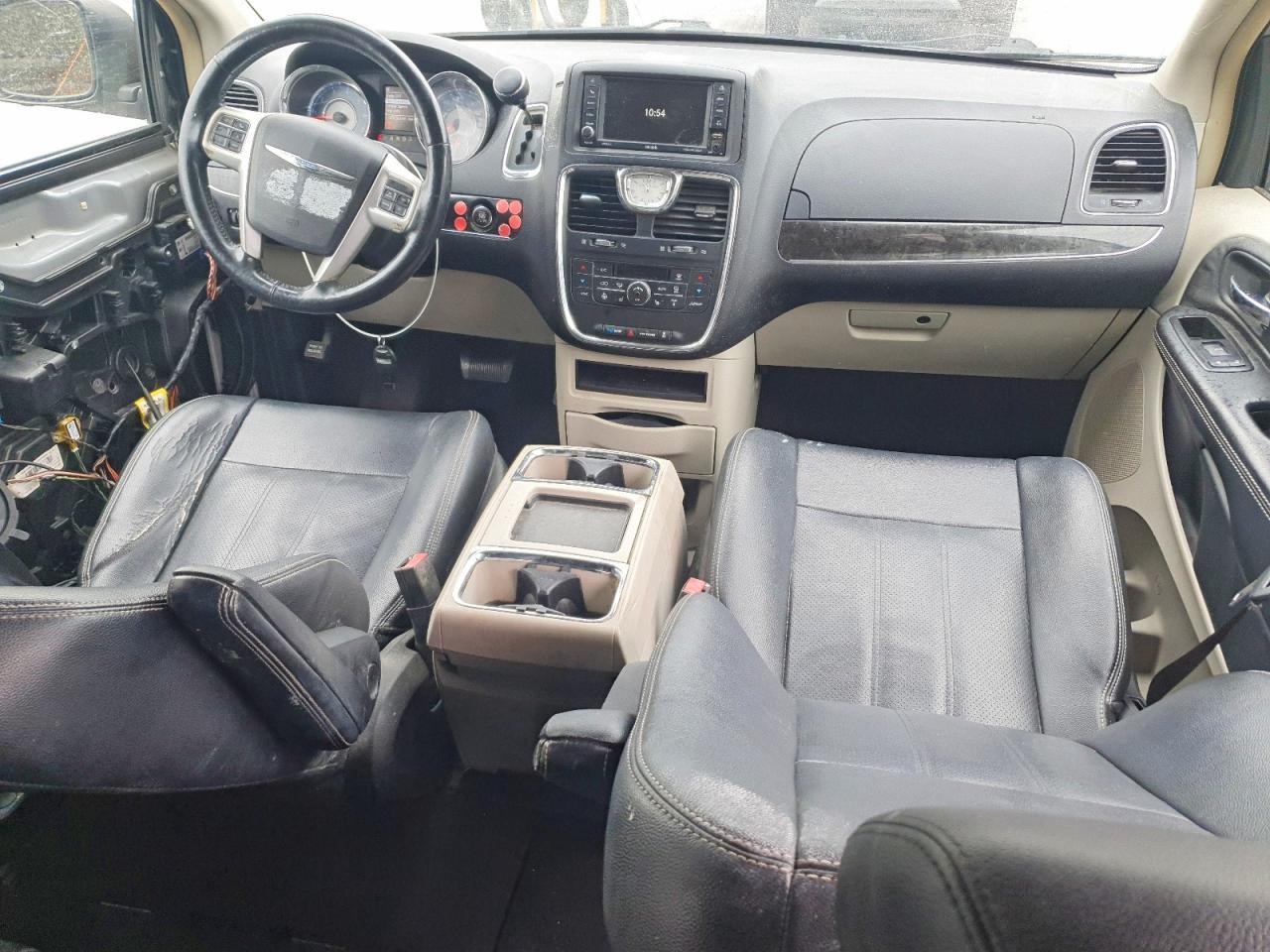 2015 Chrysler Town & Country Touring l