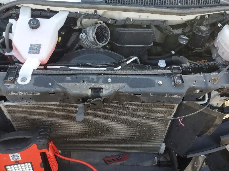 2022 GMC Savana Cut-box Truck