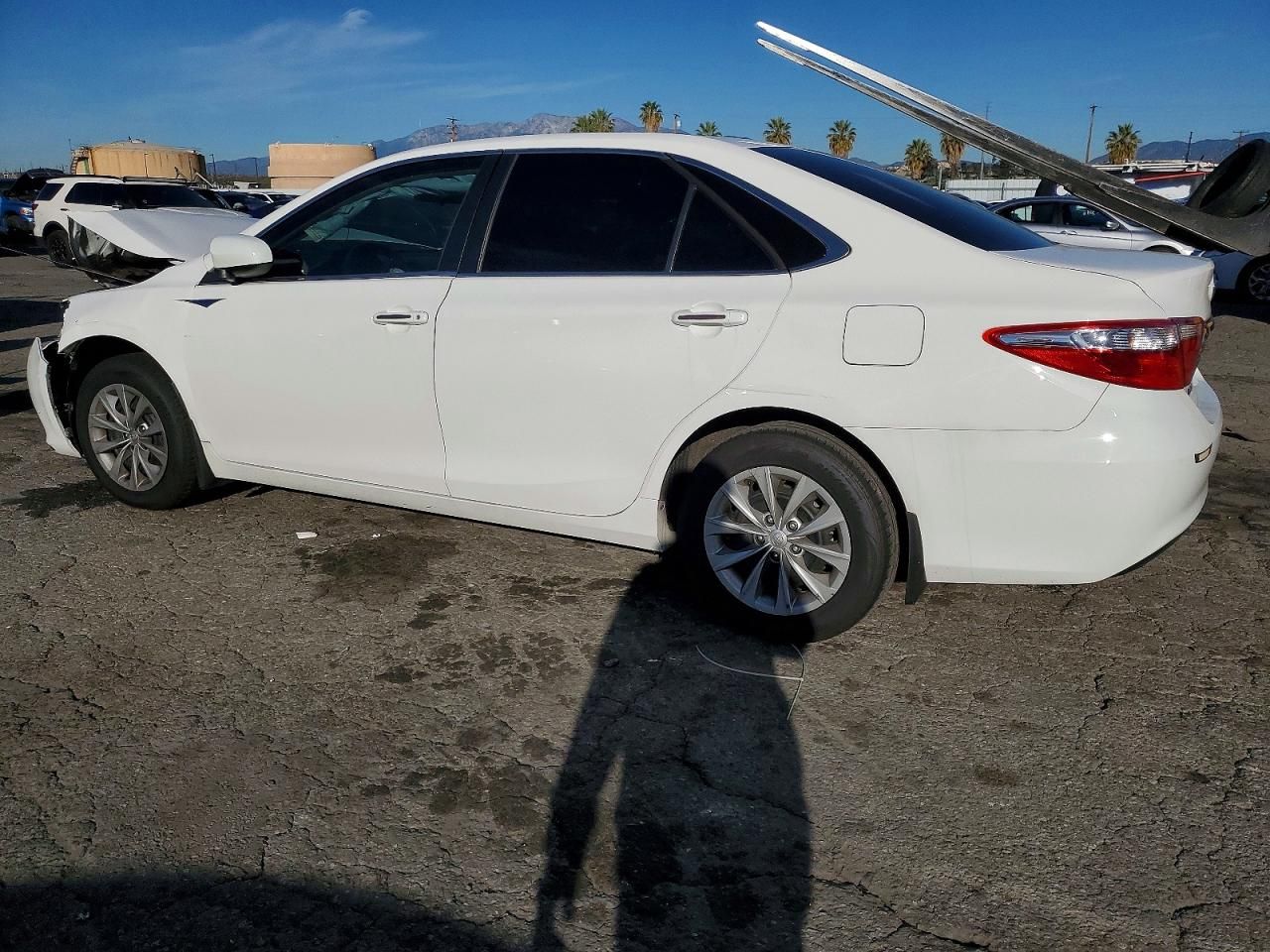 2016 Toyota Camry le