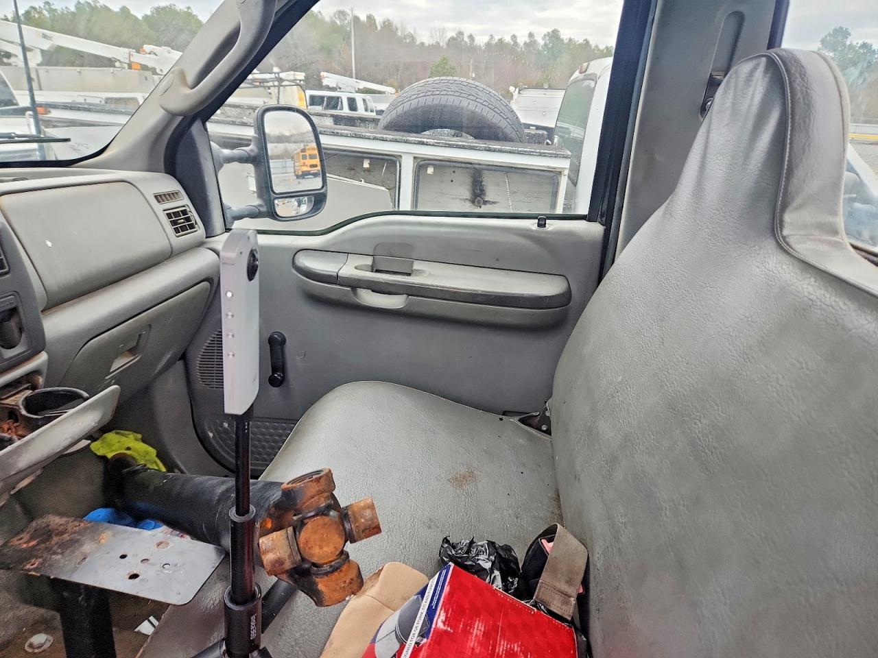 2003 Ford F450 Super Duty Truck Cab AND Chassis