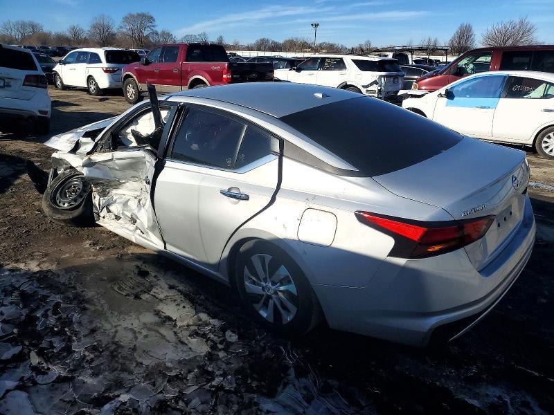 2020 Niss Altima s