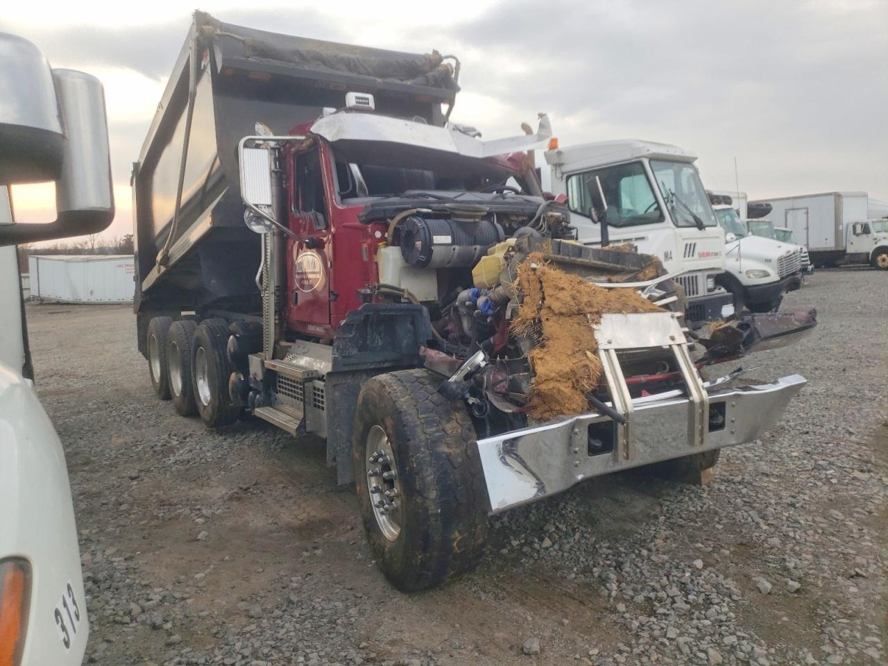 2022 Mack Granite-Semi Truck