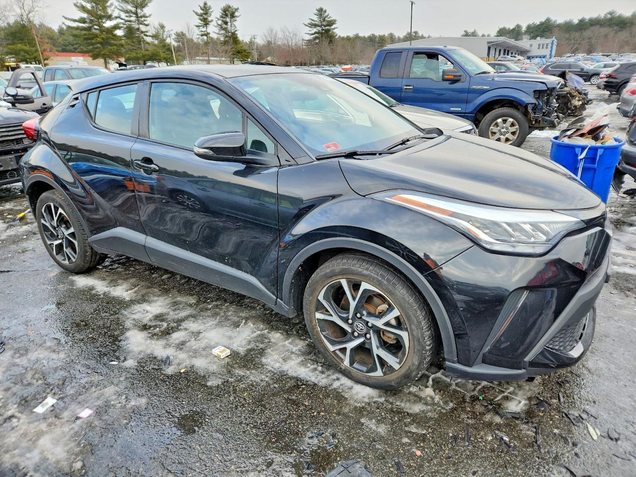 2022 Toyota C-hr xle